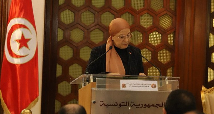 وزيرة العدل تصدر قرارات بالتشطيب النهائي على سبعة عدول تنفيذ