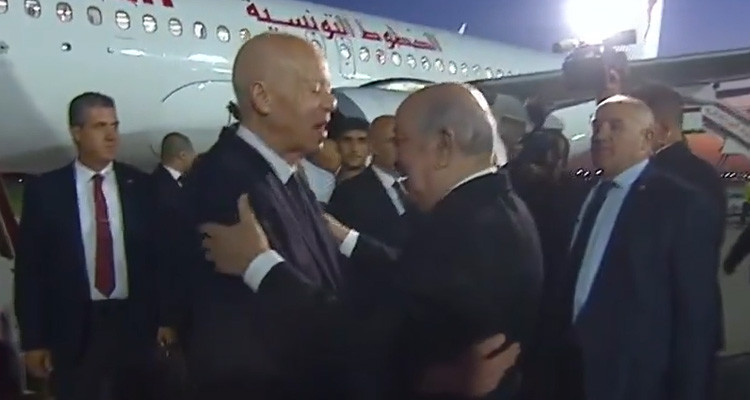 رئيس الدولة يصل الجزائر للمشاركة في فعاليات لمعرض الإفريقي للتجارة البينية