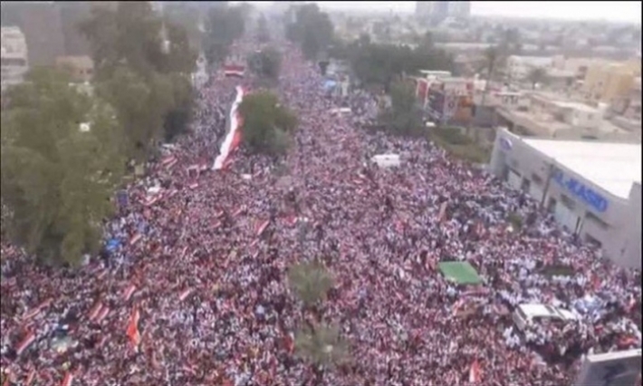 فيديو:ملايين العراقيين في الشوارع إحتجاجاً على التواجد الأمريكي