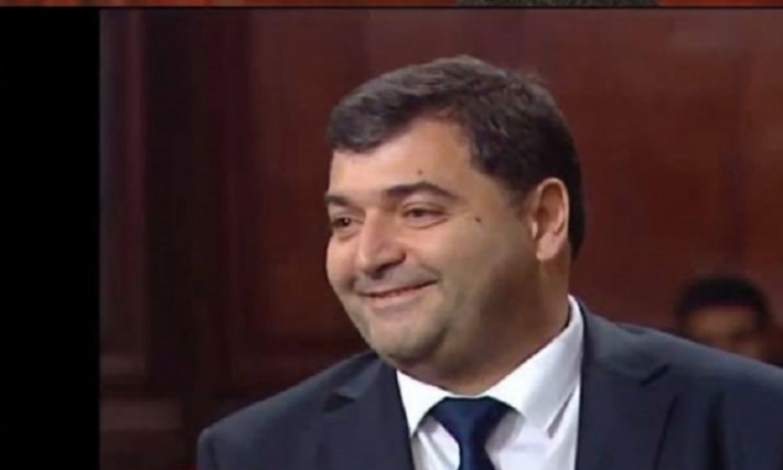 وزير السياحة يتوقع وصول ما لا يقل عن 9 ملايين سائح إلى تونس هذا الموسم