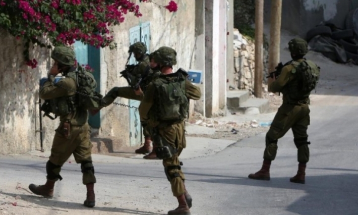 الاحتلال الإسرائيلي يقتحم رام الله ويعتقل أكثر من 18 فلسطينيا