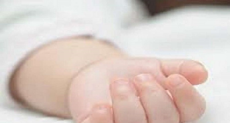 ينهي حياة رضيع