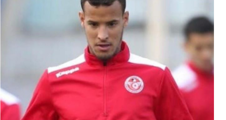 لاعب منتخب الأوسط