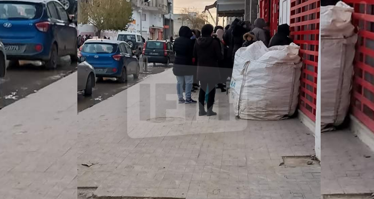 التونسيون يستعدون للحجر الصحي الشامل بالاكتظاظ أمام الفضاءات التجارية !