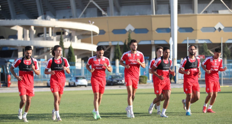 4 لاعبين يغادرون تربص المنتخب الوطني