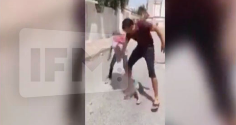 الإحتفاظ بالمرأة   عنفت رضيعها
