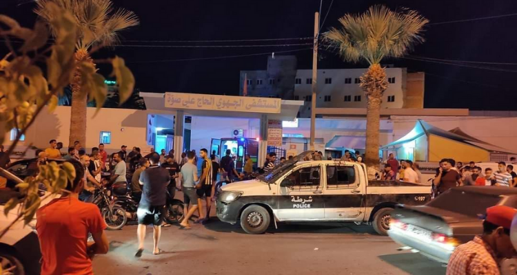 قصر هلال / المنستير  مخمور يدهس عدد من المواطنين