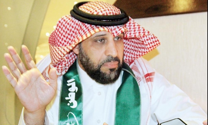مئات القضايا ترفع ضد سعودي هلل لإقصاء المنتخب التونسي وتهجّم على المنتخب الجزائري 