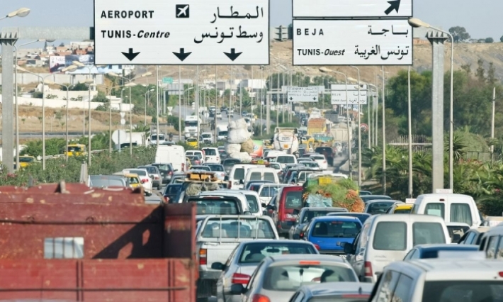 الحكومة ترفض توصية النقد الدولي بالترفيع في أسعار المحروقات ومنع الزيادة في الأجور 