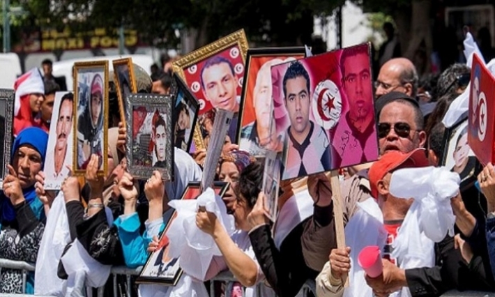 القصرين: عدد من جرحى الثورة يتوجهون إلى قصر قرطاج سيرا على الأقدام للتظلّم لدى رئيس الدولة