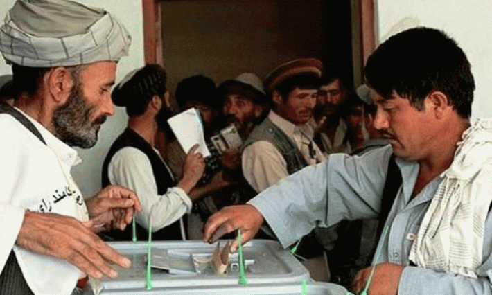 انتخابات رئاسية وسط تفجيرات في أفغانستان