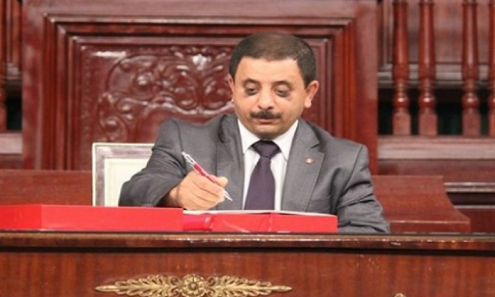 سمير بن عمر: عبير موسي ''كلوشارة'' وأتحداها أن تتخلى عن حصانتها البرلمانية 
