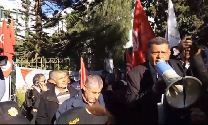 منتجو الزياتين في يوم غضب أمام مقر وزارة الفلاحة 