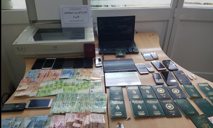 إيقاف 20 شخصا بتهمة تدليس تأشيرات السفر باتجاه أوروبا