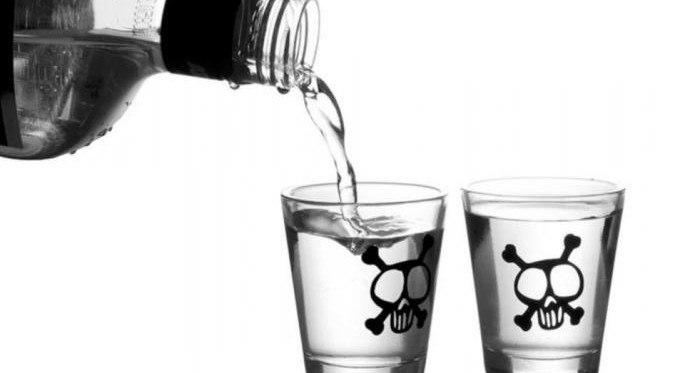 إيران: تسمم أكثر من 5 ألاف شخص بعد تناولهم كحول الميثانول للوقاية من كورونا