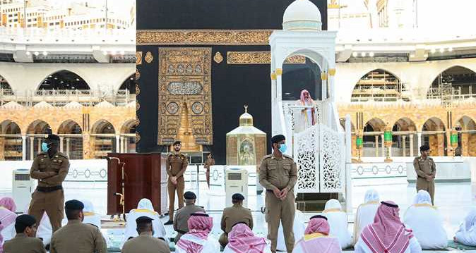 صور مؤثرة من صلاة عيد الفطر المبارك في المسجد الحرام