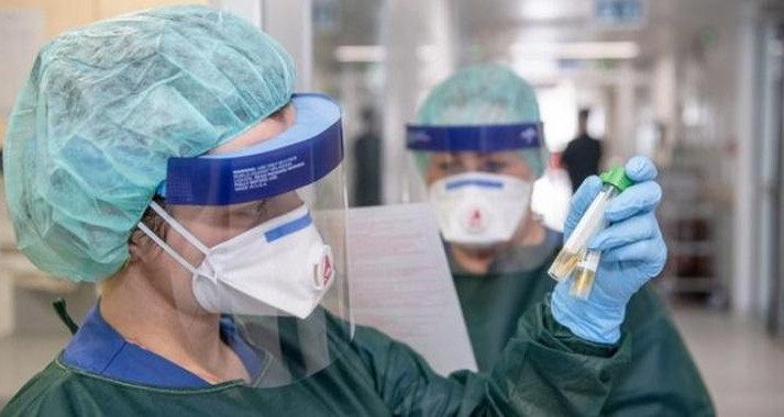 عضو لجنة مجابهة فيروس كورونا:  انخفاض معدل العدوى بالفيروس الى 0,9  في تونس