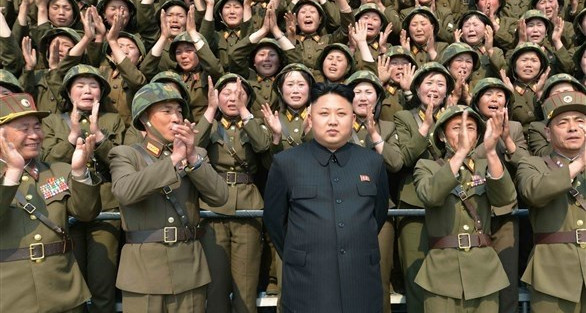 في اول ظهور له منذ نحو ثلاثة أسابيع.. زعيم كوريا الشمالية يترأس اجتماعا عسكريا