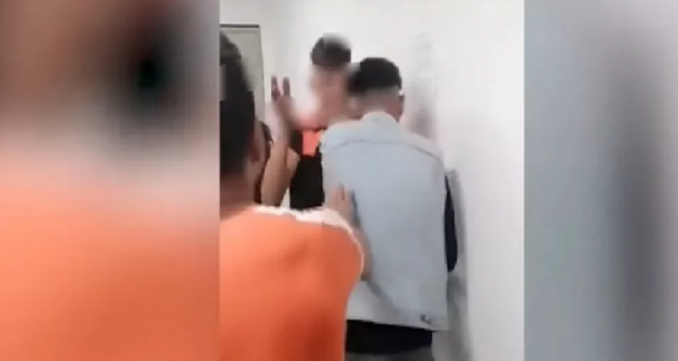 هذا ما قرّرته النيابة الإيطالية فى حق الشرطي الذي أهان تونسيين بالصفع