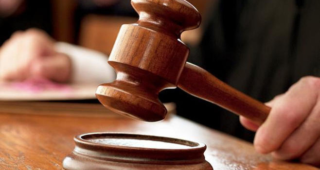 الإبقاء على إبن وزير سابق  في حالة سراح