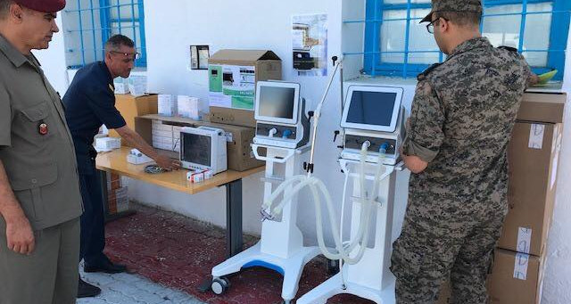 تونس تتسلم شحنة مساعدات طبية جديدة من فرنسا (صور)