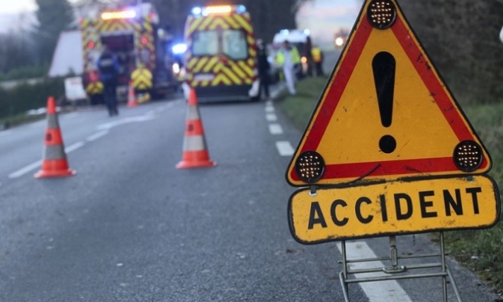 باجة: سيارة جزائرية تتسبب في مقتل شخصين وتحيل البقية على الاستعجالي. 