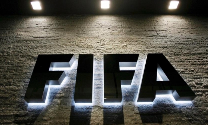الفيفا يوقف 8 لاعبين حاليين وسابقين على خلفية تلاعب بالنتائج في مقابلات دولية