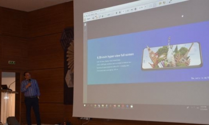 La nouvelle technologie Pop-Up camera du Huawei Y9 prime 2019 est disponible en précommande !!