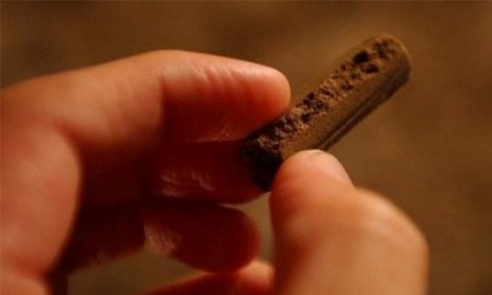 إلقاء القبض على شخصين بحوزتهما قطع من مخدر القنب الهندي في بن عروس