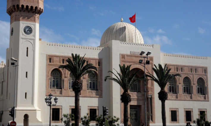 أعوان وموظفو البلدية في صفاقس يدخلون في إضراب 