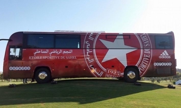 تعرّض حافلة النجم الساحلي إلى الرشق بالحجارة 