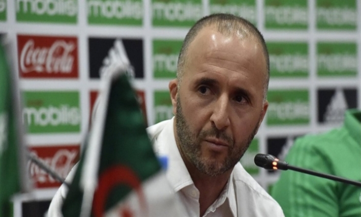 مدرب المنتخب الجزائري يؤيد رحيل بوتفليقة عن الرئاسة 