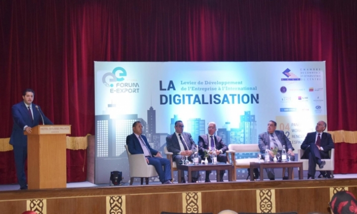 وزير التجارة يصف أرقام المعاملات التجارية على الخط بالضعيفة