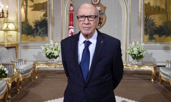 رئيس الجمهورية يستقبل يوسف الشاهد وحافظ قائد السبسي بالمستشفى العسكري 