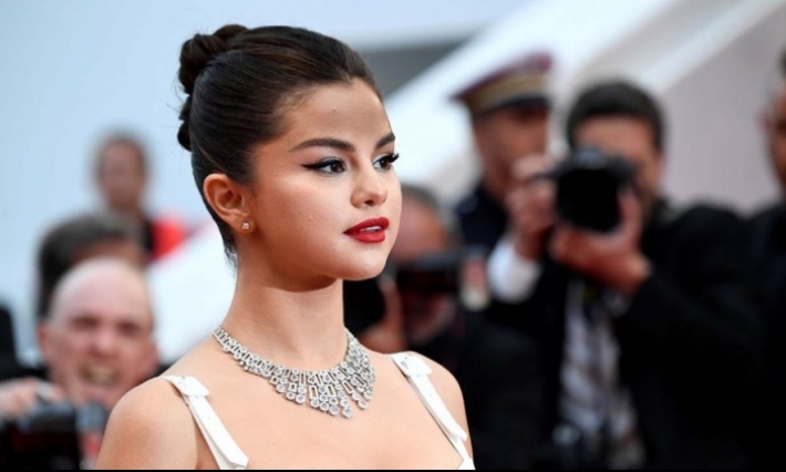 Selena Gomez lance sa nouvelle marque de maquillage 