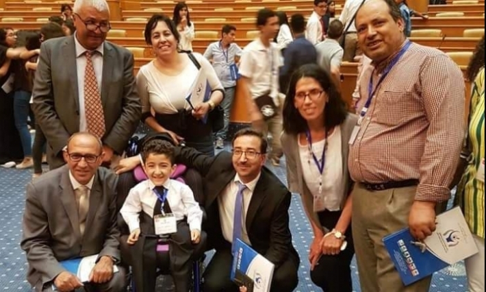 مهيب الرزقي أول طفل تونسي من ذوي الاحتياجات الخاصة يفوز برئاسة برلمان الطفل