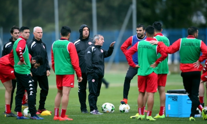   آلان جيراس يوجه الدعوة لـ 17 محترفا من المنتخب الوطني