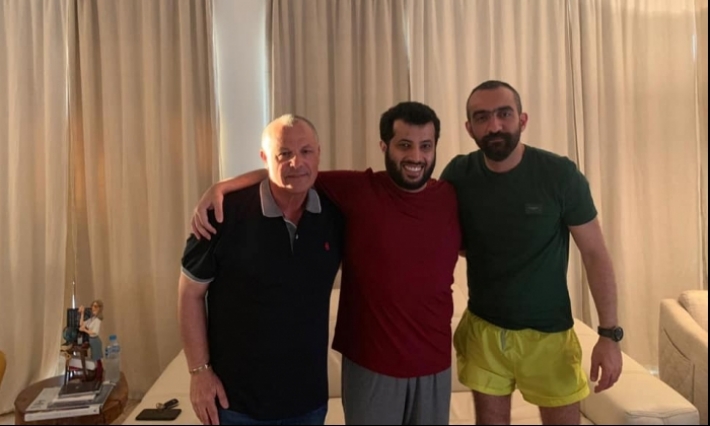 صورة لآل الشيخ تثير غضب الجماهير المصرية 