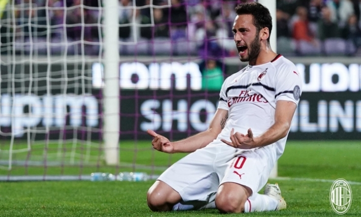 بطولة إيطاليا: هدف نادر من شالهان أوغلو يبقي ميلانو في سباق التأهل لدوري أبطال أوروبا