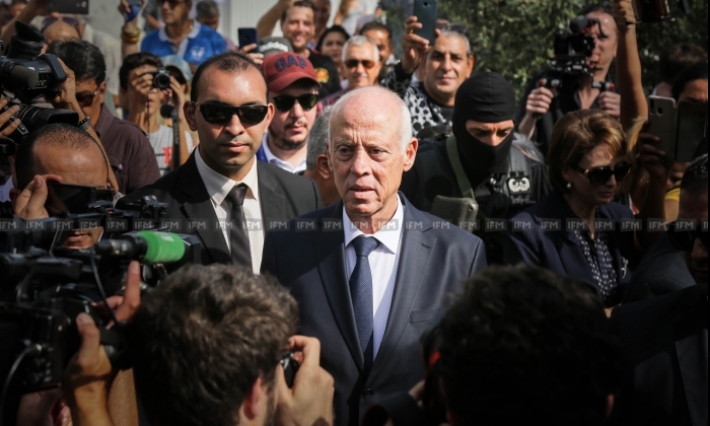 محمد السادس والسيسي وتميم بن حمد والسراج يهنئون قيس سعيد ويشيدون بنجاح الاستحقاق الرئاسي في تونس