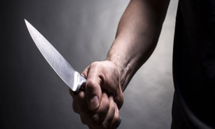 هجوم مضطرب نفسي على رواد مقهى برأس الجبل: مقتل شيخ وإصابة 9 مواطنين آخرين بجروح