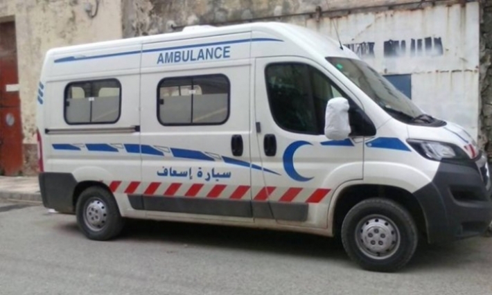 سيارة إسعاف بالقصرين تتعرض إلى "براكاج"