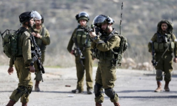 استشهاد فلسطيني وإصابة جنود إسرائيليين على حدود غزة