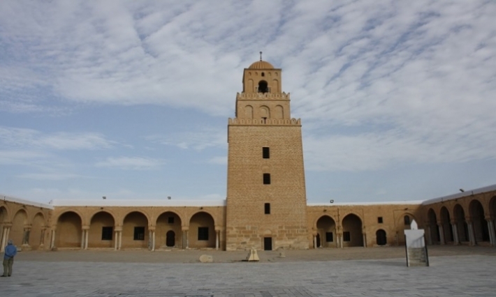 وزارة الشؤون الدينية تستنكر الاعتداء على إطار مسجدي ببن عروس 