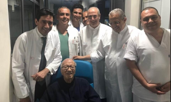 أول صورة لرئيس الجمهورية قبل مغادرته المستشفى العسكري