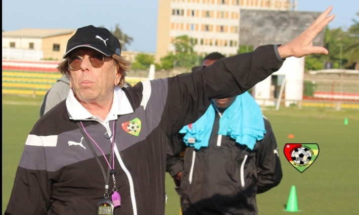 السجن للمدرب الفرنسي كلود لوروا بسبب ''السمسرة'' في انتقالات اللاعبين 