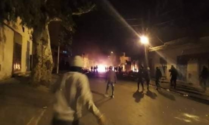 القصرين: تجدد الاحتجاجات بحيي النور والزهور  