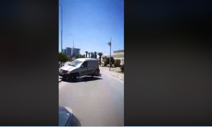 بالفيديو: حلقة جديدة من  ''إجرام الشنقال'' في حق سيارات المواطنين 