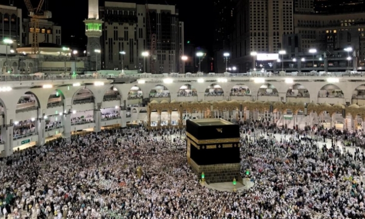 وزارة الشؤون الدينية تلتزم بالقرار السعودي 