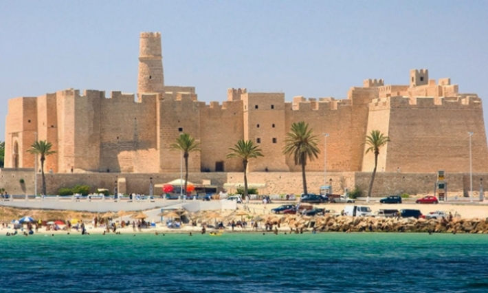 المجلس البلدي المنستير يخصص منحة استثنائية للاتحاد المنستيري بمائة ألف دينار 